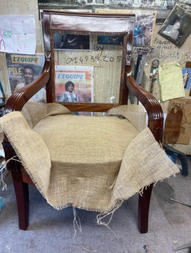 Restauration de chaise à Bruxelles
